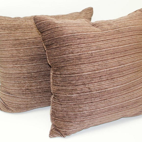Studio Chic Other - 💋 Studio Chic Home Brown 20 x 20 two pillows